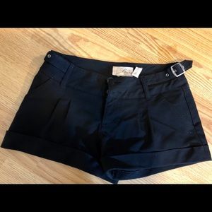 black Guess shorts size: 24